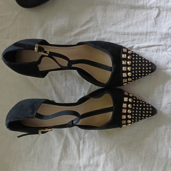 ❄️BCBG black strapy studded heels - Picture 2 of 8